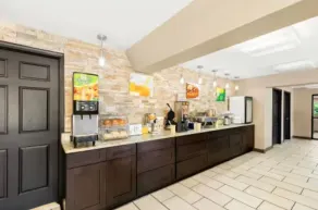 Quality Inn Middleburg Heights near Cleveland Airport - Restaurant