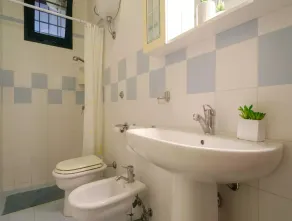 Villa mit Klima, Wi-Fi und Privatparkplatz - Badezimmer
