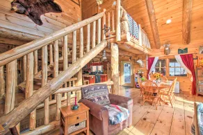 Chic Brandon Cabin w/ Pool, Hot Tub + Sauna! - Innenbereich