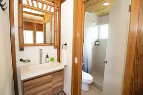 Tekio Beach Hotel - Bathroom
