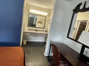 Key West Inn - Roanoke - Værelse