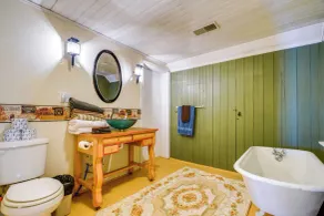 Spacious Owensville Getaway w/ Winery On-site! - Innenbereich