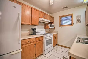 NY! Riverfront 2BR Elkins Home m / pejs og dæk - Interiør