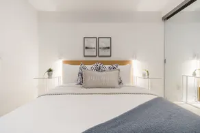 The Emory Suites Yorkville Toronto - Room