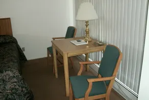 Budget Host Inn - Rum
