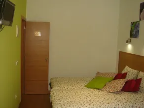 DownTown Guest House - Chambre