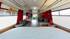 Gozo Bus Glamping - Stay on a 1974 Vintage Maltese bus in Xlendi - Værelse