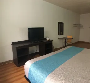 FairBridge Inn Express Melrose Park - Room