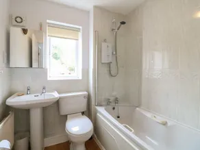 24 Via Devana - Bathroom