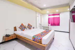 FabHotel Aarvi Inn - Chambre