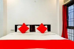 Hotel Golden Inn - Chambre
