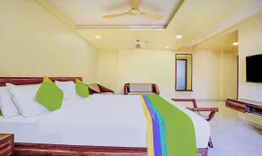 Treebo De Grandeur Anand Nagar - Room