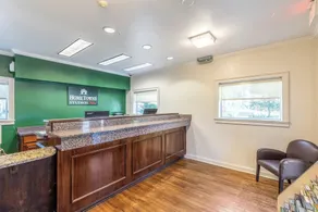 HomeTowne Studios by Red Roof Orlando - Casselberry - Hall