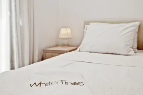 White Tinos Luxury Suites - Chambre