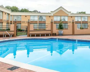 Quality Inn & Suites Indiana South - Piscine