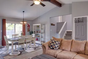 11 Mi to Dtwn Cleveland: Richmond Heights Retreat! - Interior