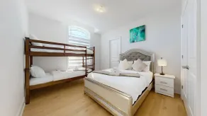 Private 5-Bedroom Caledon Home Comfort, Style, and Nature - Værelse