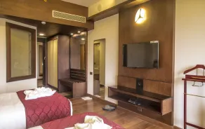 KPM TRIPENTA HOTEL - Room