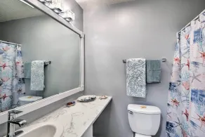 Swim, Golf & Dine: Condo by Cherry Grove Beach! - Interiør