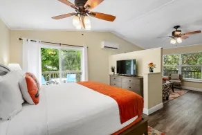 Bay Harbor Lodge - Rum
