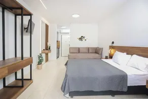 Danae Comfort Living - Camera