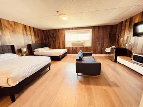 Camrose Le Chateau Hotel - Chambre