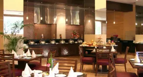 The Retreat Hotel & Convention Centre - Restaurant