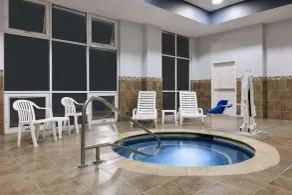 La Quinta Inn & Suites by Wyndham Ft Worth-Burleson - Piscine