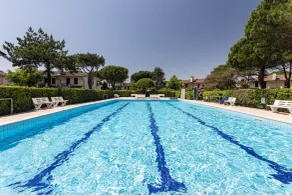 Townhouse with garden and shared pool - Pool