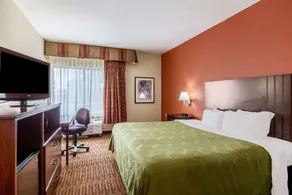 Quality Inn & Suites Lawrence - University Area - Chambre