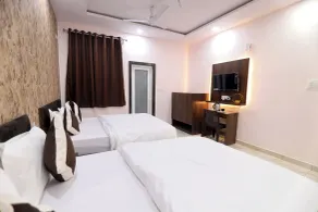 Shree Krishna Inn - Room