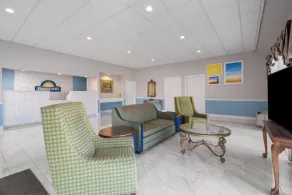 Days Inn by Wyndham Alma - Lobby