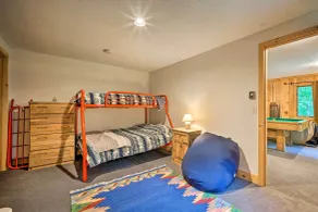 Spacious Dover Home w/ Sauna < 5 Miles to Ski! - Interiør