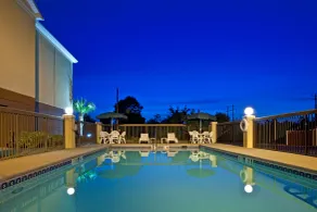 Holiday Inn Express & Suites Milton East I-10 by IHG - Pool