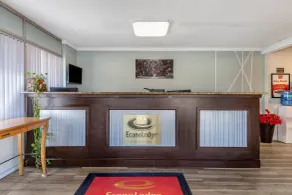 Econo Lodge Conway Central - Lobby