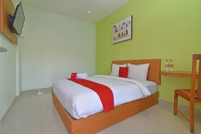 RedDoorz Plus @ Mahendradatta Denpasar - Room