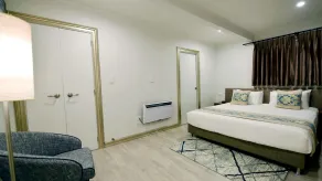 Regal Residency - Zimmer