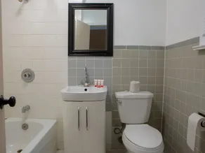 Hotel Richmond Hill ON North - Bathroom