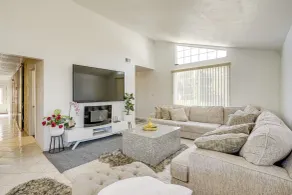 Bay & Hill Views: Modern Hercules Home - Interiør