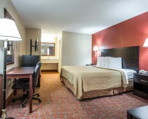Quality Inn & Suites Monroe - Chambre