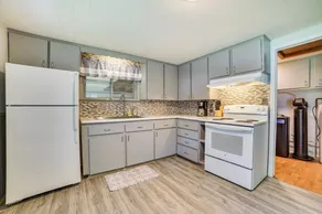 Prudenville Family Home w/ Game Room & Fire Pit! - Interiør
