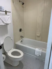 Americas Best Value Inn & Suites Melbourne - Salle de bain
