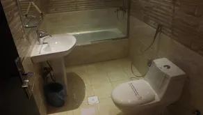 Qaser Baron Serviced Apartments Almasif- قصر بارون المصيف للشقق المخدومة - Bathroom