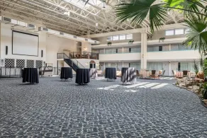 Ramada by Wyndham State College Hotel & Conference Center - Vue de la chambre