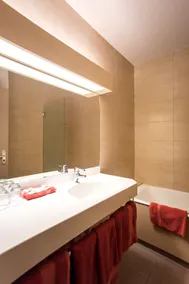 Hotel Les Remparts - Bathroom