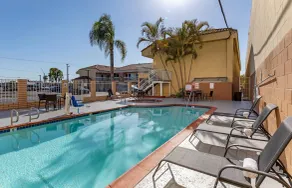 Quality Inn Long Beach - Signal Hill - Piscine