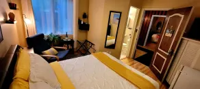 Kokomo INN Bed and Breakfast Ottawa-Gatineau's Only Tropical Riverfront B&B on the National Capital Cycling Pathway Route Verte #1 - for Adults Only - Chambre d'hôtes tropical aux berges des Outaouais BnB #17542O - Room