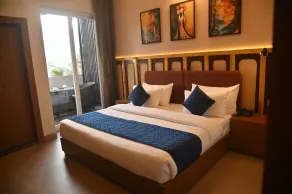 Aarush Hotel & Resort - Room