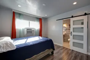 Tradewinds Airport Hotel - Room