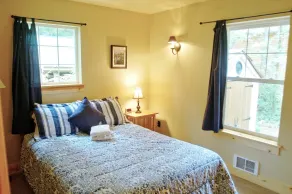 Glacier Springs Cabin 2bedrooms, 2 Baths - hot tub & Pet Friendly! - Værelse